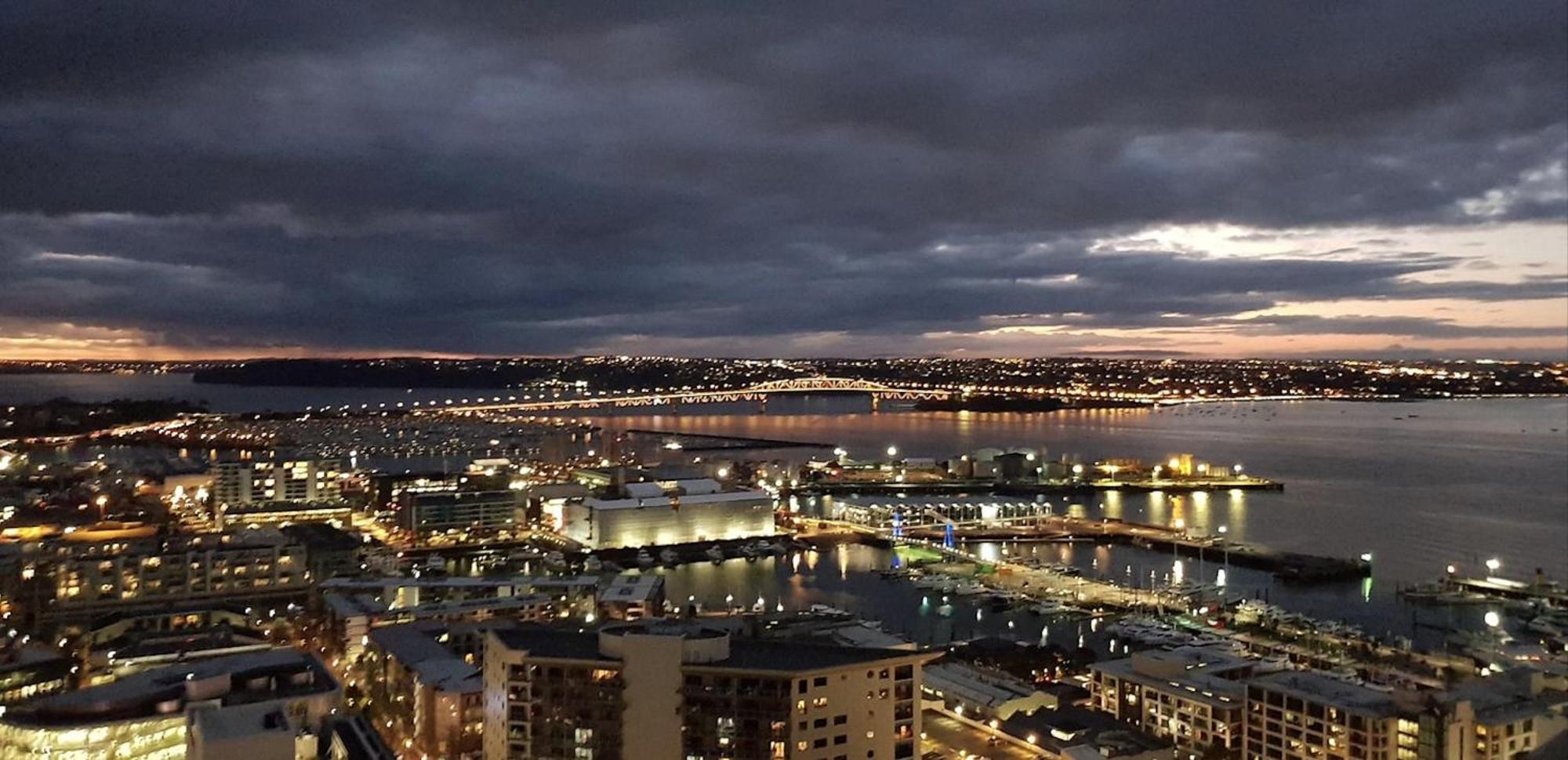 Magnificent Harbour View Skytower View Apartment In Cbd Auckland Zewnętrze zdjęcie
